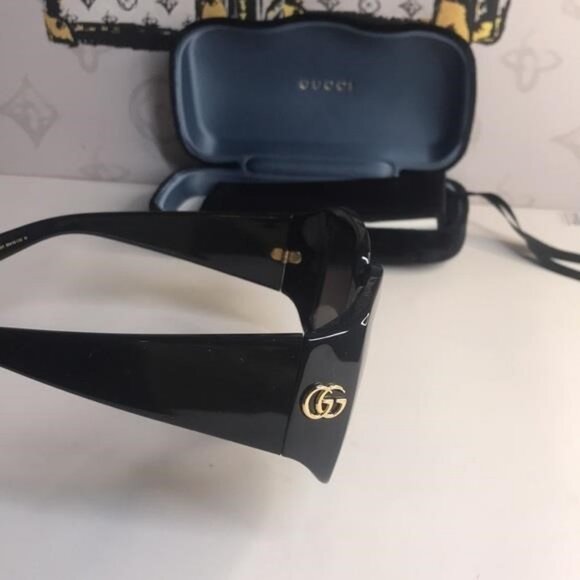 New Authentic Gucci Black Oversized Sunglasses GG1402s 001 - Picture 12 of 12